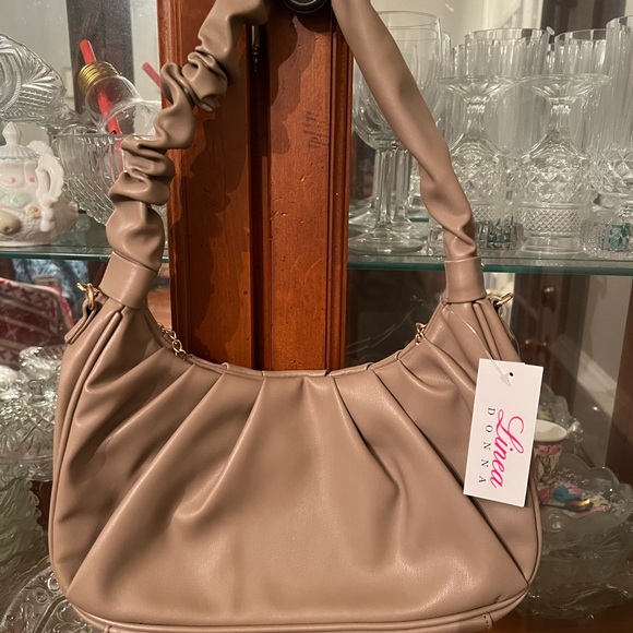 Donna Linea - Picture 2 of 4